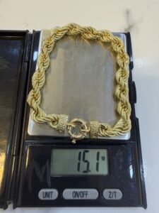 18 Karat Gold Twisted Hand Chain/ Bracelet (15.1g)
