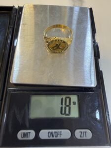 18 karat Gold Fashion Ring (1.8g)