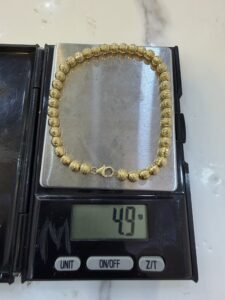 18 Karat Gold Diamond Cut Bracelet (4.9g)