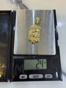 18 karat Gold Jesus Piece Pendant (2.4g)