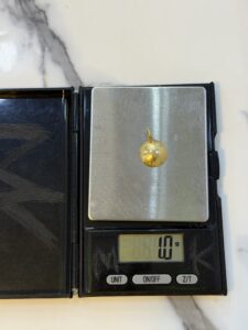 18 Karat Gold Lady Pendant 2.9g