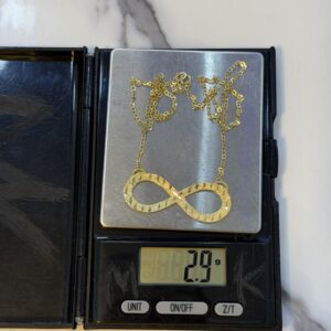 18 Karat Gold Infinity Necklace 2.9g